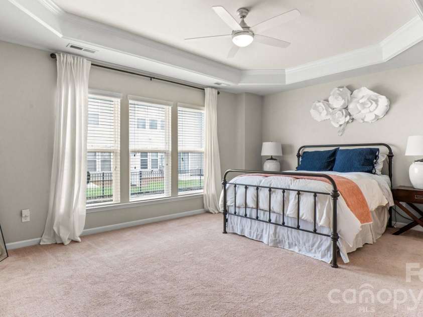 2429 Diplomat Lane, Charlotte, NC 28210.  MLS# CAR4404417, YatesRealty ID 37056. 