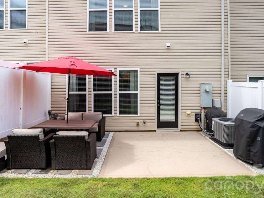 2429 Diplomat Lane, Charlotte, NC 28210.  MLS# CAR4404417, YatesRealty ID 37056. 