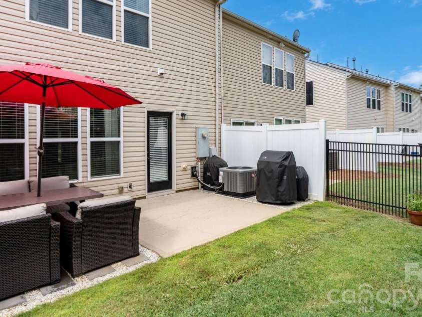 2429 Diplomat Lane, Charlotte, NC 28210.  MLS# CAR4404417, YatesRealty ID 37056. 