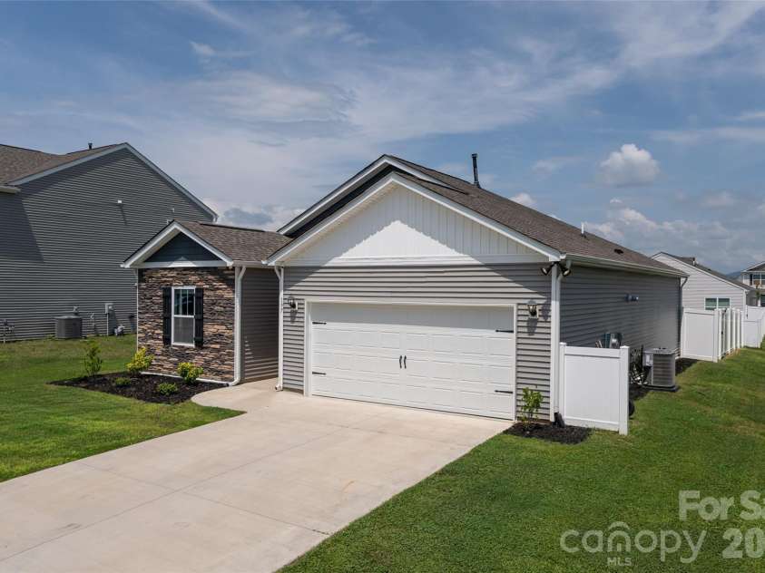 197 Wheatfield Road, Fletcher, NC 28732.  MLS# CAR4398770, YatesRealty ID 37057. 2 car garage