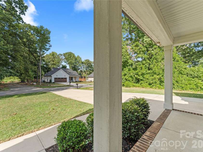 109 Logan Lane, Belmont, NC 28012.  MLS# CAR4399326, YatesRealty ID 37059. 