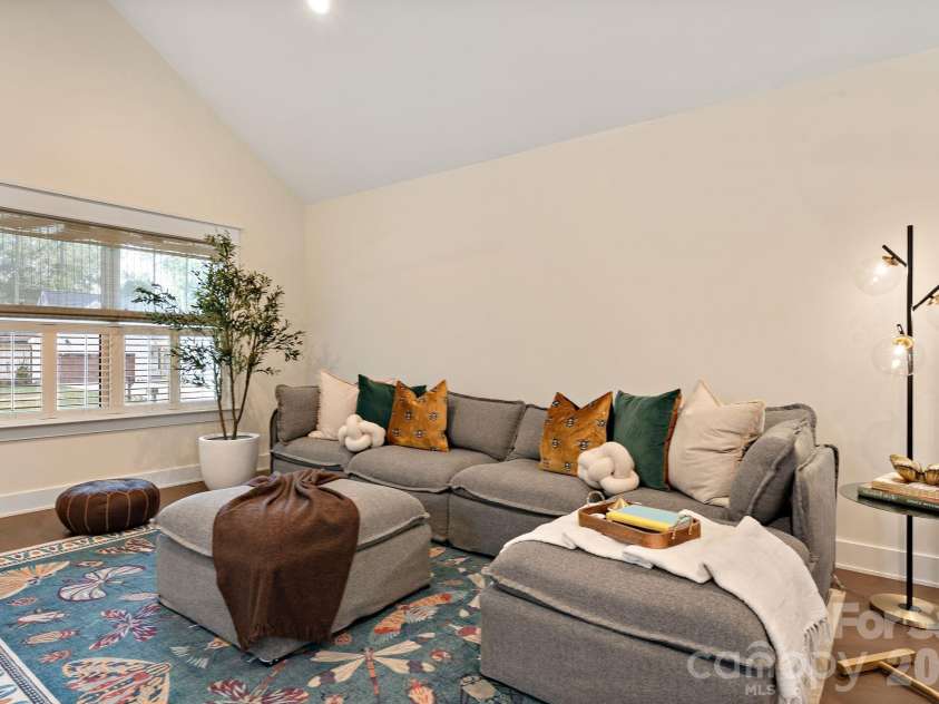 109 Logan Lane, Belmont, NC 28012.  MLS# CAR4399326, YatesRealty ID 37059. 