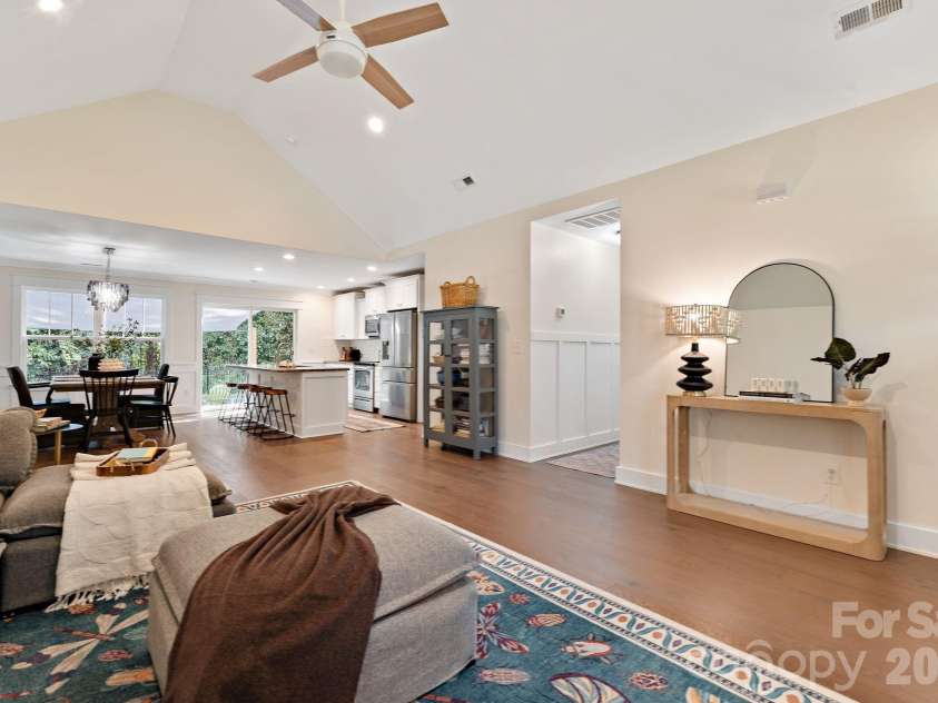 109 Logan Lane, Belmont, NC 28012.  MLS# CAR4399326, YatesRealty ID 37059. 