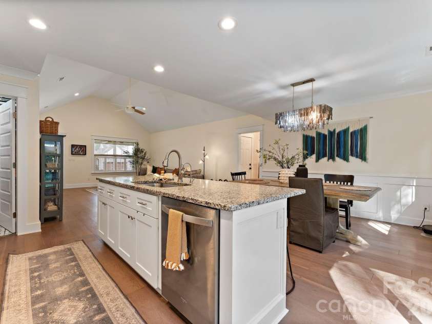 109 Logan Lane, Belmont, NC 28012.  MLS# CAR4399326, YatesRealty ID 37059. 