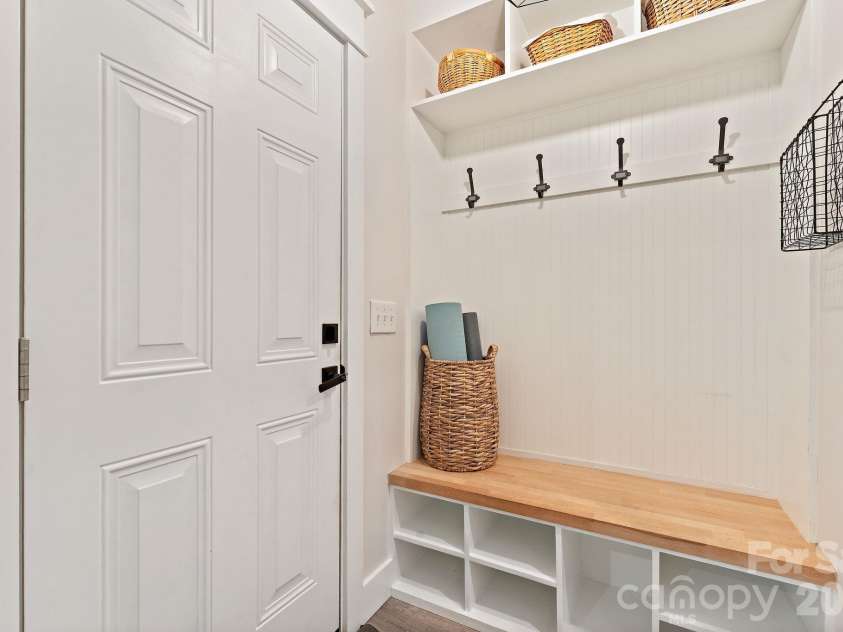 109 Logan Lane, Belmont, NC 28012.  MLS# CAR4399326, YatesRealty ID 37059. 