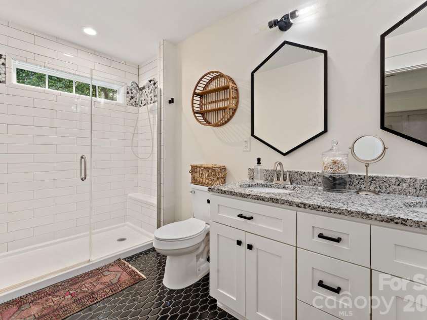 109 Logan Lane, Belmont, NC 28012.  MLS# CAR4399326, YatesRealty ID 37059. 