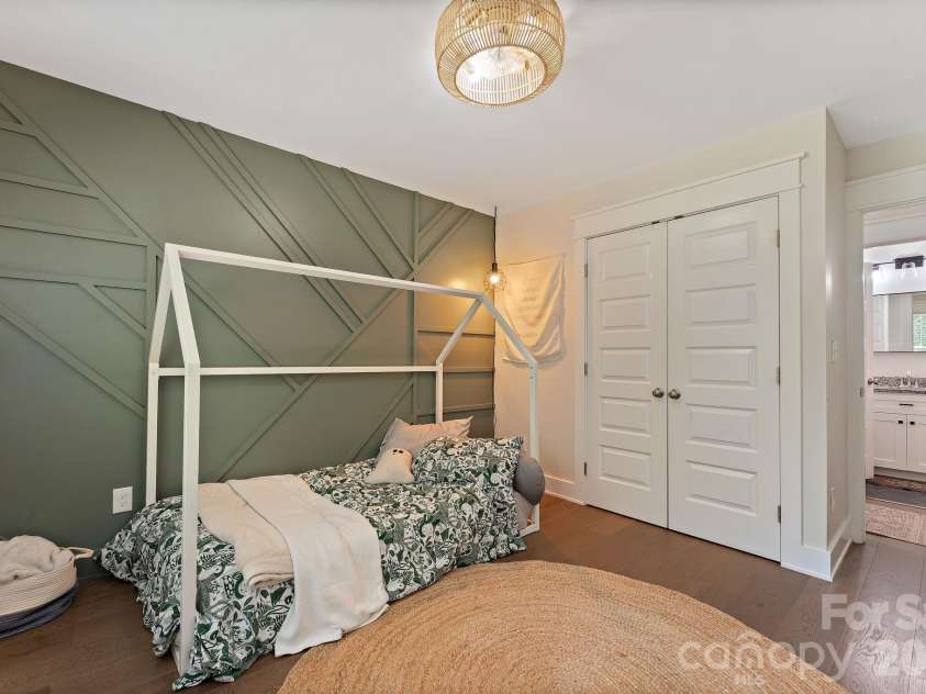 109 Logan Lane, Belmont, NC 28012.  MLS# CAR4399326, YatesRealty ID 37059. 