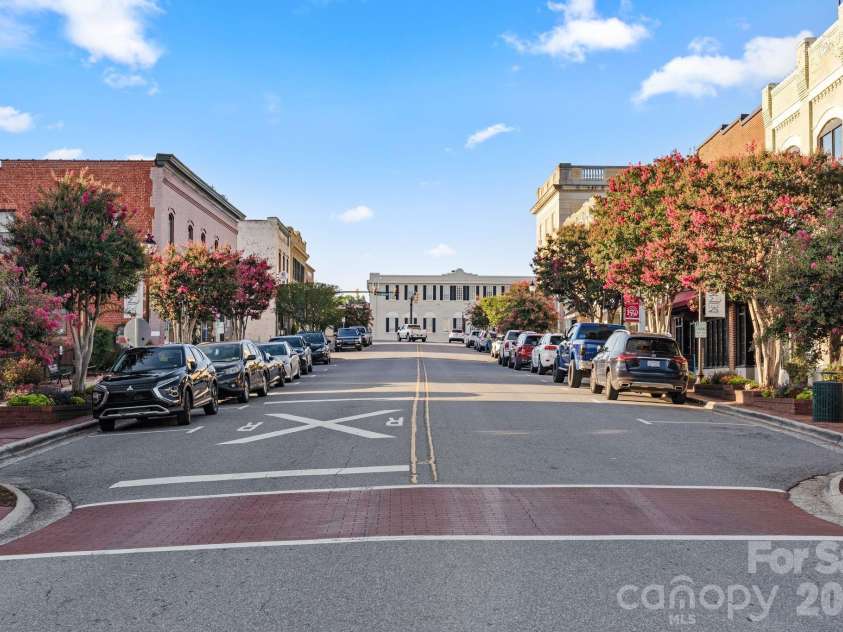 109 Logan Lane, Belmont, NC 28012.  MLS# CAR4399326, YatesRealty ID 37059. Downtown Belmont, NC