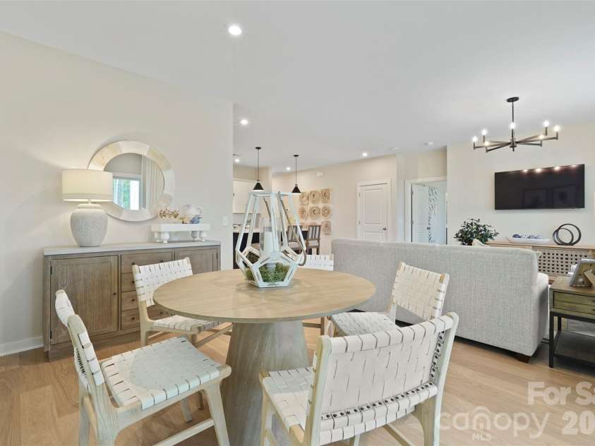 987 Exeter Drive, Sherrills Ford, NC 28673.  MLS# CAR4343027, YatesRealty ID 3706. 