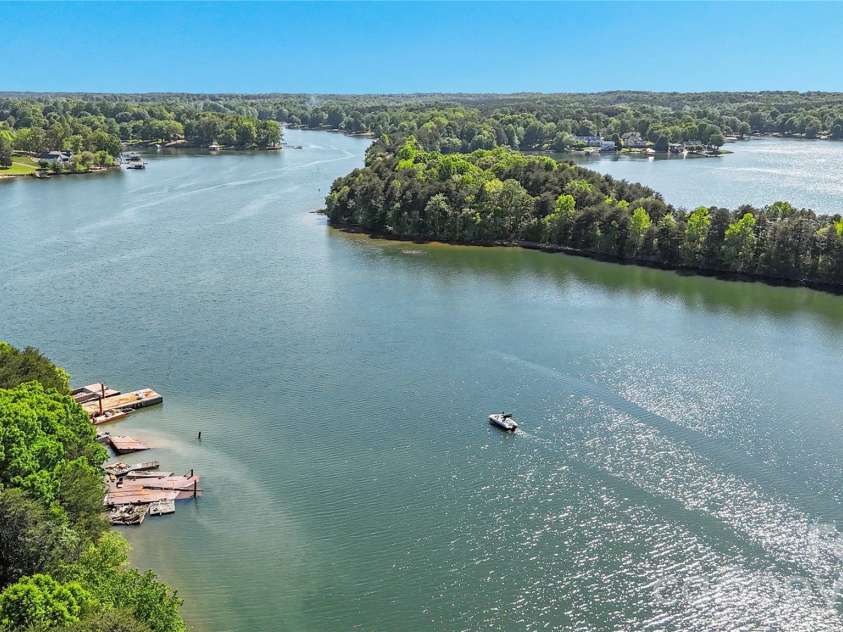 987 Exeter Drive, Sherrills Ford, NC 28673.  MLS# CAR4343027, YatesRealty ID 3706. Sherrills Ford Area