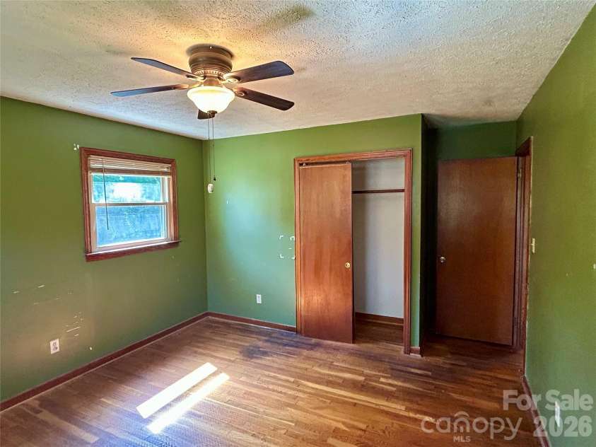 169 Double Island Road, Burnsville, NC 28714.  MLS# CAR4396716, YatesRealty ID 37060. BR2
