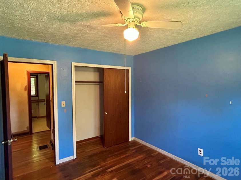 169 Double Island Road, Burnsville, NC 28714.  MLS# CAR4396716, YatesRealty ID 37060. BR3
