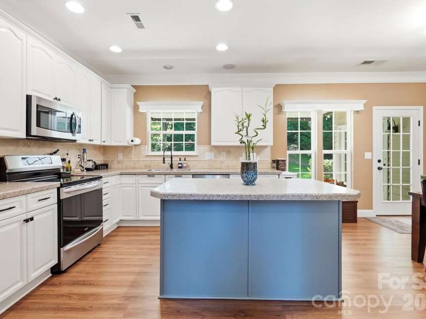 1338 Wrangell Lane, Charlotte, NC 28214.  MLS# CAR4397476, YatesRealty ID 37061. 