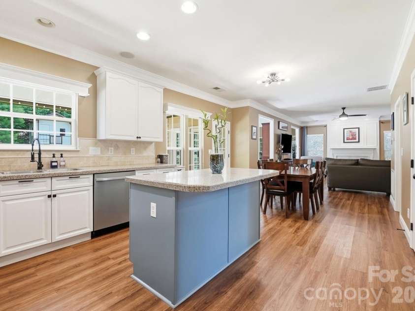 1338 Wrangell Lane, Charlotte, NC 28214.  MLS# CAR4397476, YatesRealty ID 37061. 