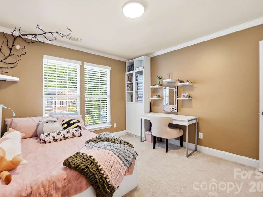 1338 Wrangell Lane, Charlotte, NC 28214.  MLS# CAR4397476, YatesRealty ID 37061. 