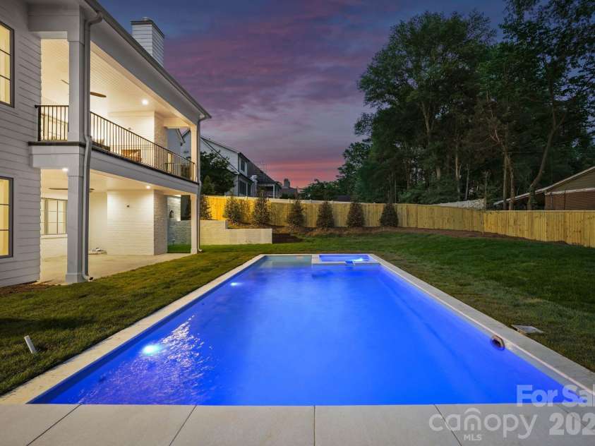 539 Mammoth Oaks Drive, Charlotte, NC 28270.  MLS# CAR4379128, YatesRealty ID 37062. 16'X35' w/ 11' Depth