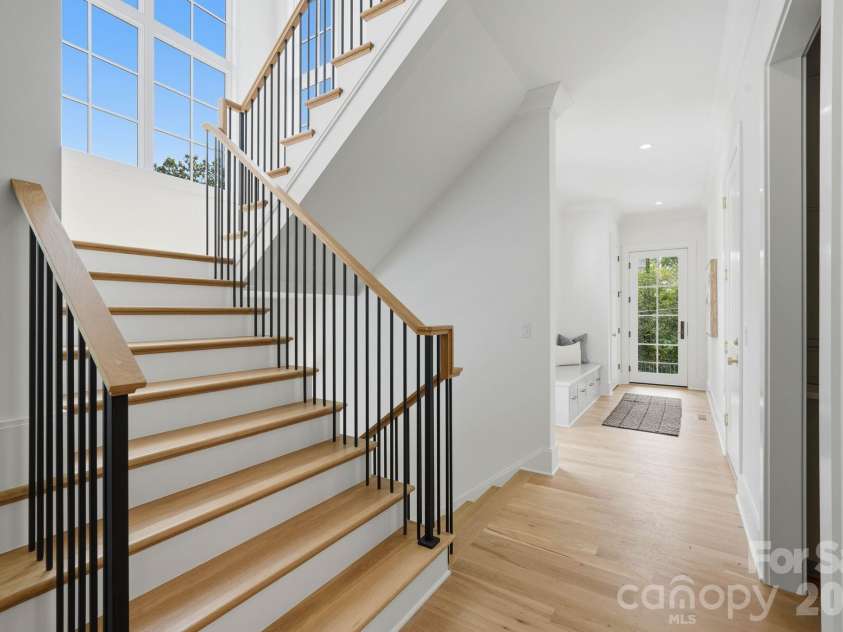 539 Mammoth Oaks Drive, Charlotte, NC 28270.  MLS# CAR4379128, YatesRealty ID 37062. 