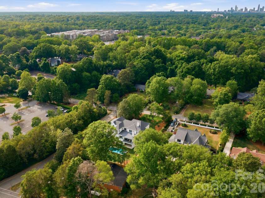 539 Mammoth Oaks Drive, Charlotte, NC 28270.  MLS# CAR4379128, YatesRealty ID 37062. 