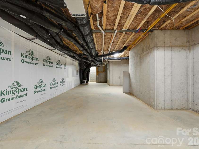 539 Mammoth Oaks Drive, Charlotte, NC 28270.  MLS# CAR4379128, YatesRealty ID 37062. Basement Gym & Wellness Space