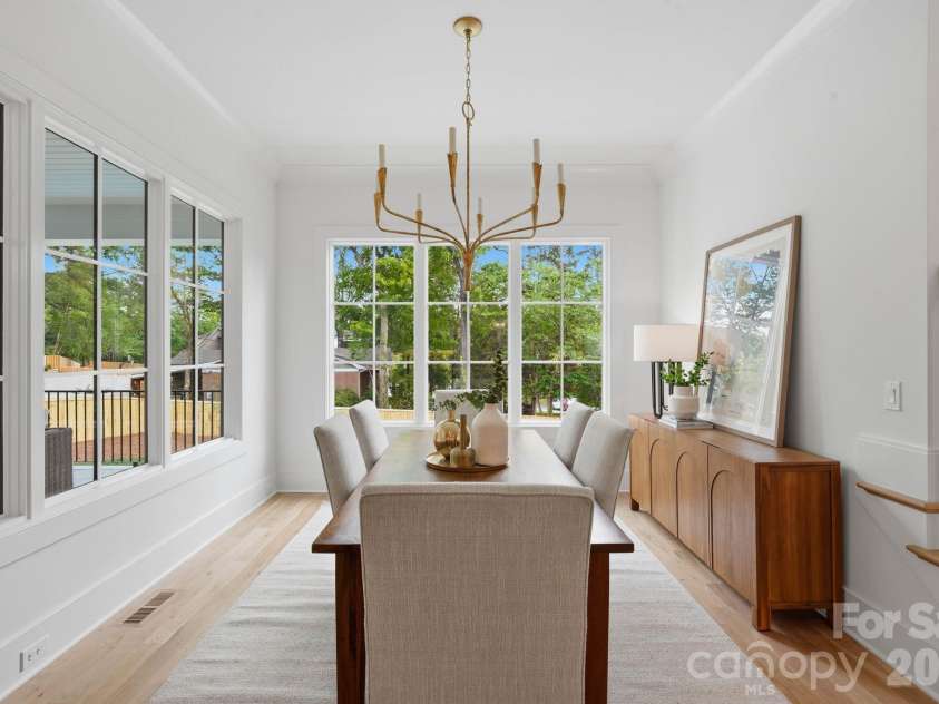 539 Mammoth Oaks Drive, Charlotte, NC 28270.  MLS# CAR4379128, YatesRealty ID 37062. Dining