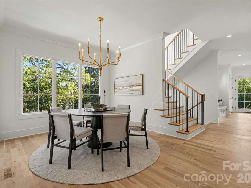 539 Mammoth Oaks Drive, Charlotte, NC 28270.  MLS# CAR4379128, YatesRealty ID 37062. Dining