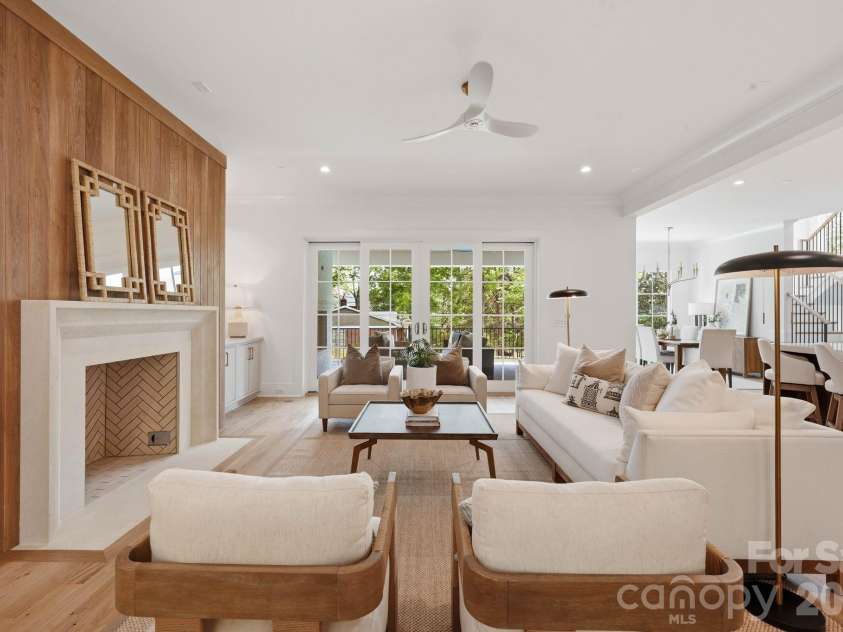 539 Mammoth Oaks Drive, Charlotte, NC 28270.  MLS# CAR4379128, YatesRealty ID 37062. Great Room