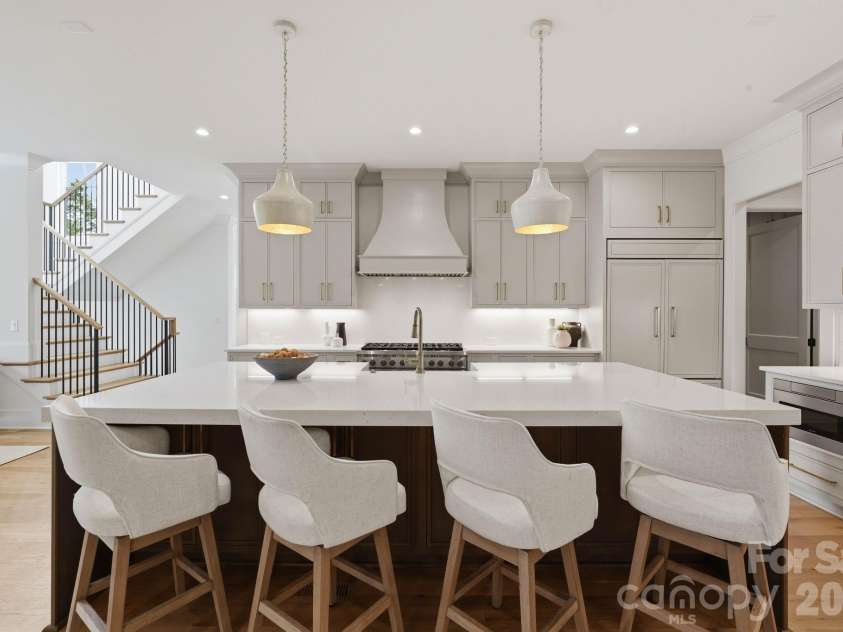 539 Mammoth Oaks Drive, Charlotte, NC 28270.  MLS# CAR4379128, YatesRealty ID 37062. Island