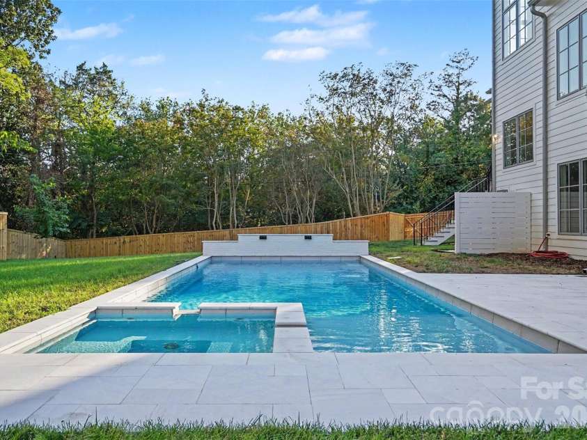 539 Mammoth Oaks Drive, Charlotte, NC 28270.  MLS# CAR4379128, YatesRealty ID 37062. Pool + Spa