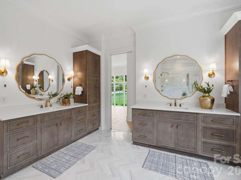 539 Mammoth Oaks Drive, Charlotte, NC 28270.  MLS# CAR4379128, YatesRealty ID 37062. Primary Suite