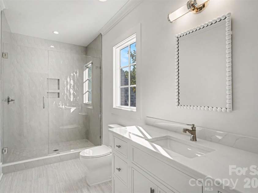 539 Mammoth Oaks Drive, Charlotte, NC 28270.  MLS# CAR4379128, YatesRealty ID 37062. Upstairs Ensuite 1