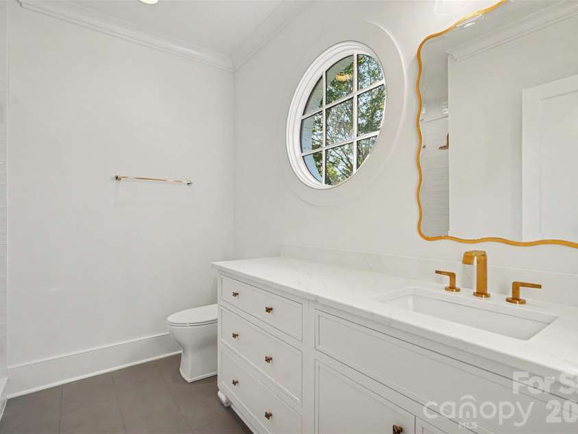 539 Mammoth Oaks Drive, Charlotte, NC 28270.  MLS# CAR4379128, YatesRealty ID 37062. Upstairs Ensuite 3