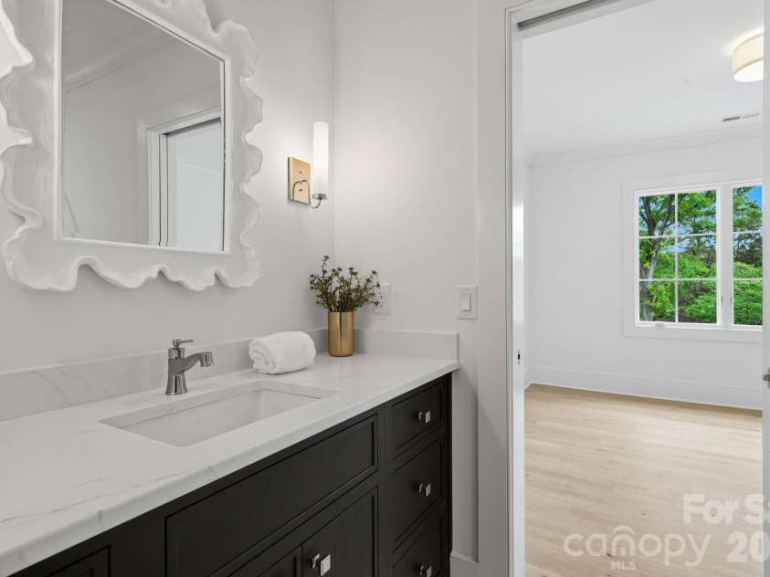 539 Mammoth Oaks Drive, Charlotte, NC 28270.  MLS# CAR4379128, YatesRealty ID 37062. Upstairs FB 1