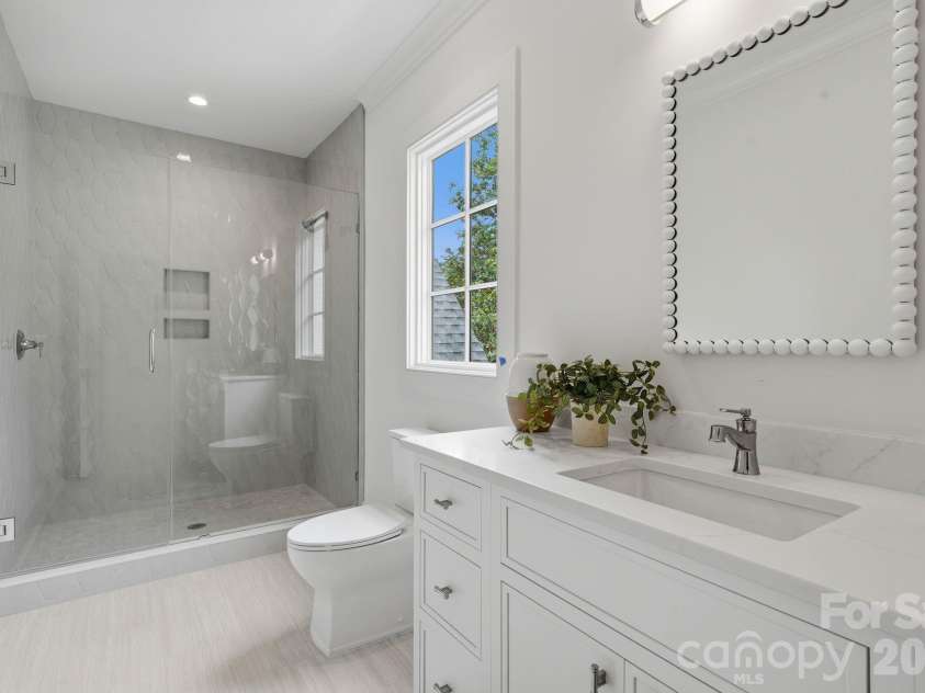 539 Mammoth Oaks Drive, Charlotte, NC 28270.  MLS# CAR4379128, YatesRealty ID 37062. Upstairs FB 2