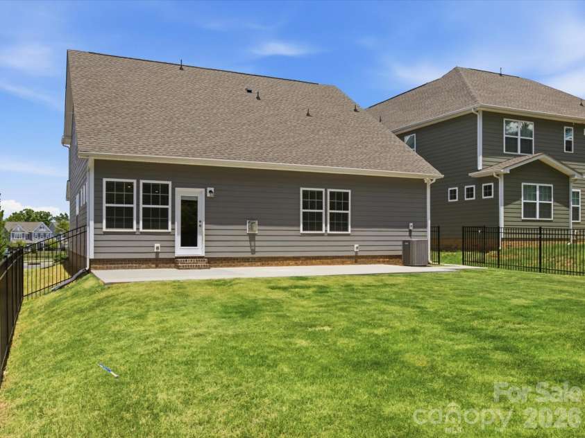 1012 Whipcord Drive, Waxhaw, NC 28173.  MLS# CAR4402986, YatesRealty ID 37063. 