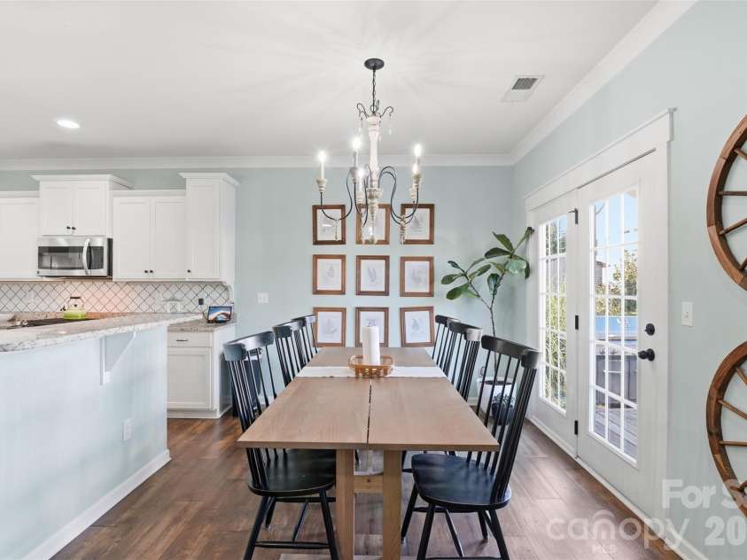10022 Wrigley Drive, Charlotte, NC 28273.  MLS# CAR4400903, YatesRealty ID 37064. Dining area next to kitchen