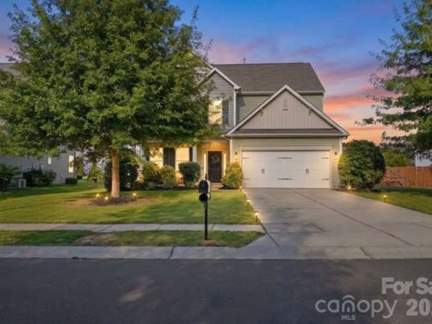10022 Wrigley Drive, Charlotte, NC 28273.  MLS# CAR4400903, YatesRealty ID 37064. Virtual Twilight