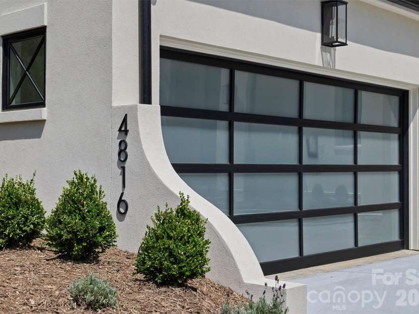 4816 Kelly Woods Lane, Charlotte, NC 28277.  MLS# CAR4400249, YatesRealty ID 37065. 