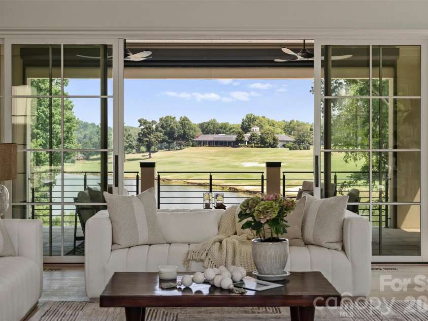 4816 Kelly Woods Lane, Charlotte, NC 28277.  MLS# CAR4400249, YatesRealty ID 37065. 