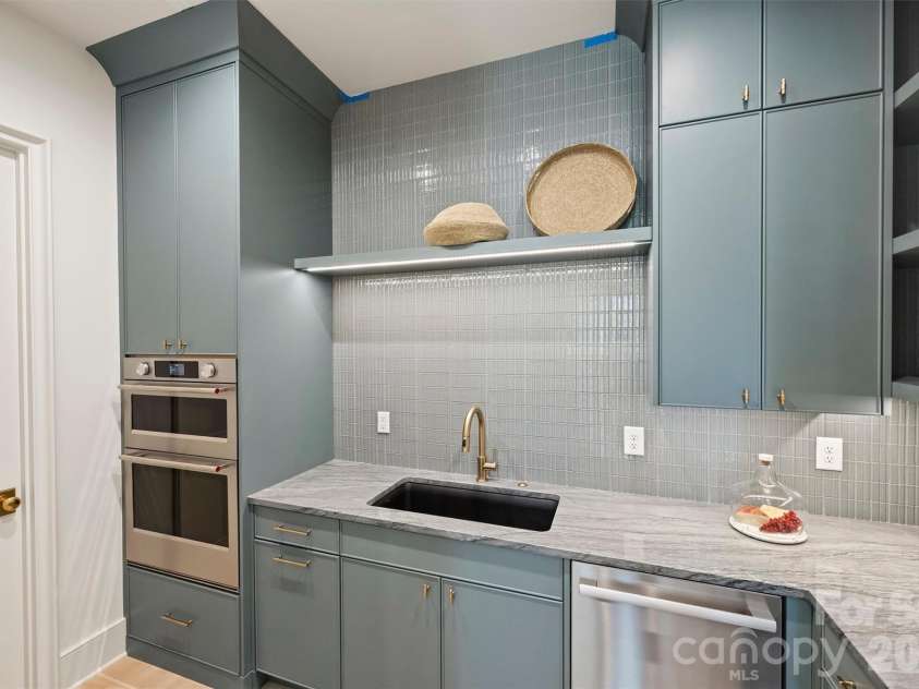 4816 Kelly Woods Lane, Charlotte, NC 28277.  MLS# CAR4400249, YatesRealty ID 37065. 