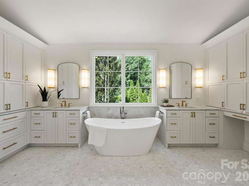 4816 Kelly Woods Lane, Charlotte, NC 28277.  MLS# CAR4400249, YatesRealty ID 37065. 