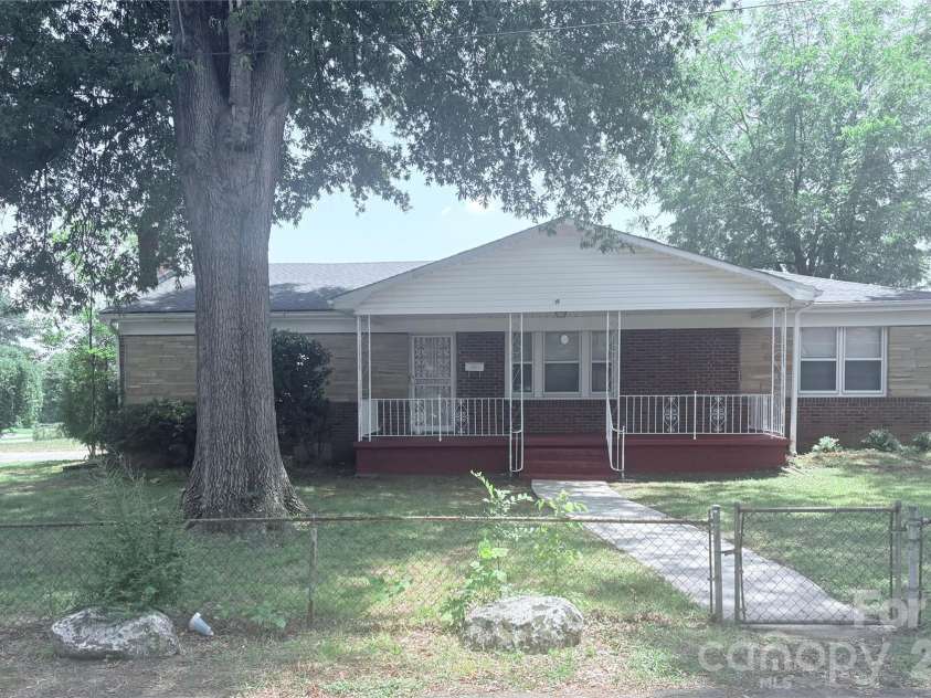 315 Parkview Avenue, Concord, NC 28025.  MLS# CAR4400555, YatesRealty ID 37066. Front