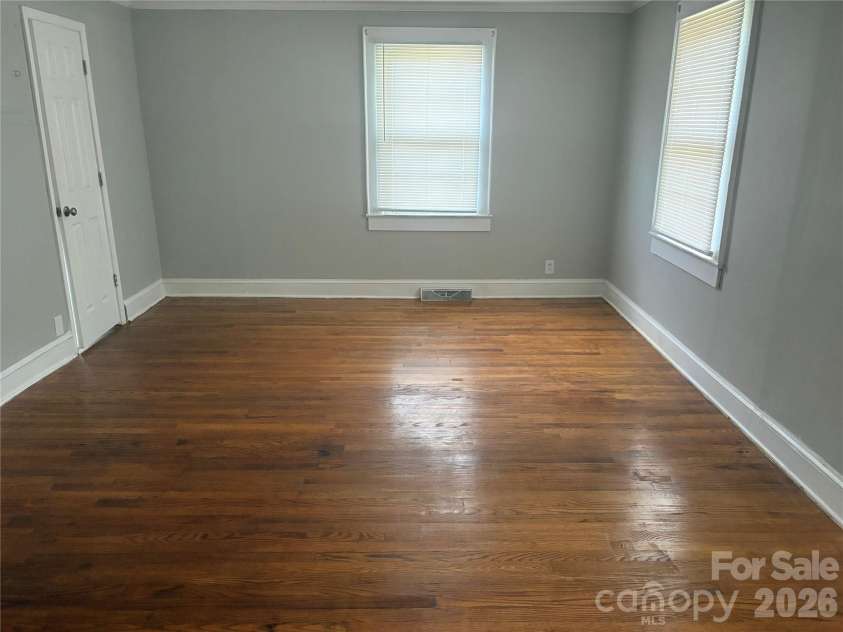 315 Parkview Avenue, Concord, NC 28025.  MLS# CAR4400555, YatesRealty ID 37066. Large Primary Bedroom