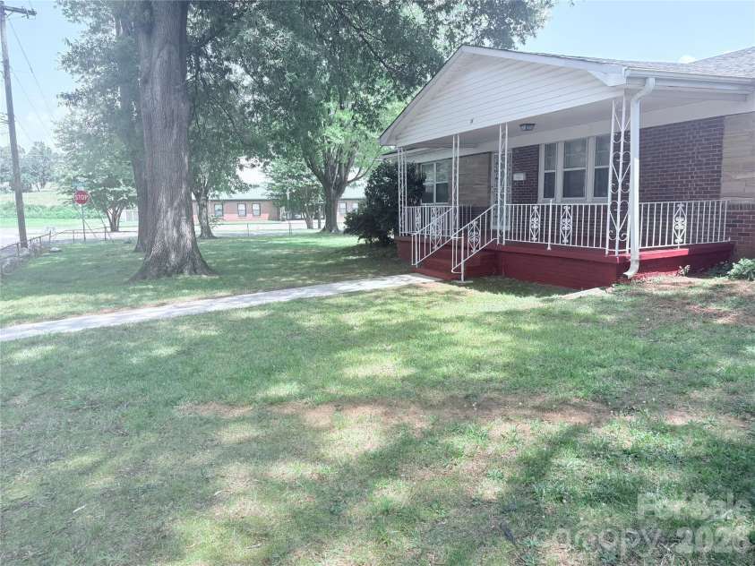 315 Parkview Avenue, Concord, NC 28025.  MLS# CAR4400555, YatesRealty ID 37066. Spacious Flat Lot