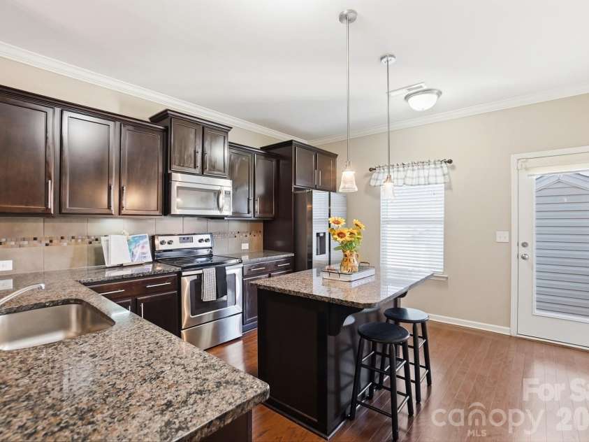 11608 Galashiels Drive, Huntersville, NC 28078.  MLS# CAR4398231, YatesRealty ID 37067. 