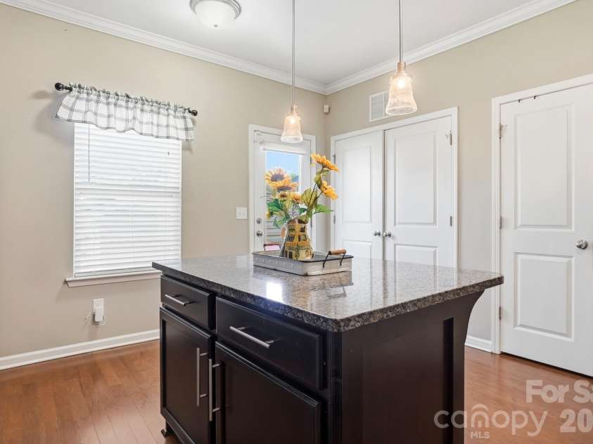 11608 Galashiels Drive, Huntersville, NC 28078.  MLS# CAR4398231, YatesRealty ID 37067. 