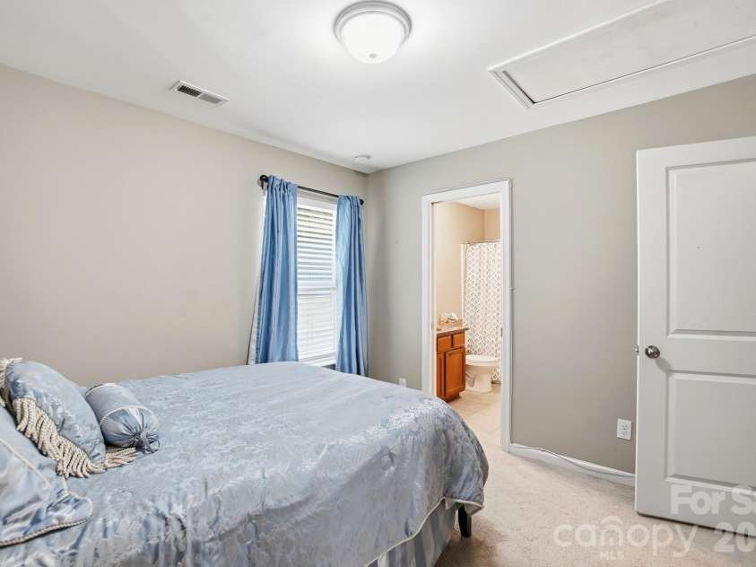 11608 Galashiels Drive, Huntersville, NC 28078.  MLS# CAR4398231, YatesRealty ID 37067. 
