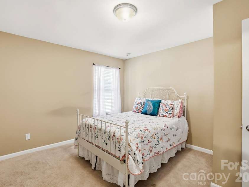 11608 Galashiels Drive, Huntersville, NC 28078.  MLS# CAR4398231, YatesRealty ID 37067. 
