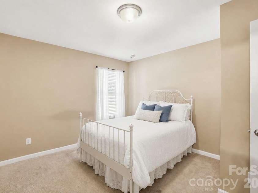 11608 Galashiels Drive, Huntersville, NC 28078.  MLS# CAR4398231, YatesRealty ID 37067. 
