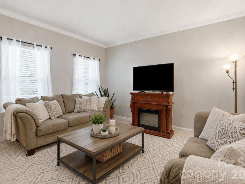 11608 Galashiels Drive, Huntersville, NC 28078.  MLS# CAR4398231, YatesRealty ID 37067. 