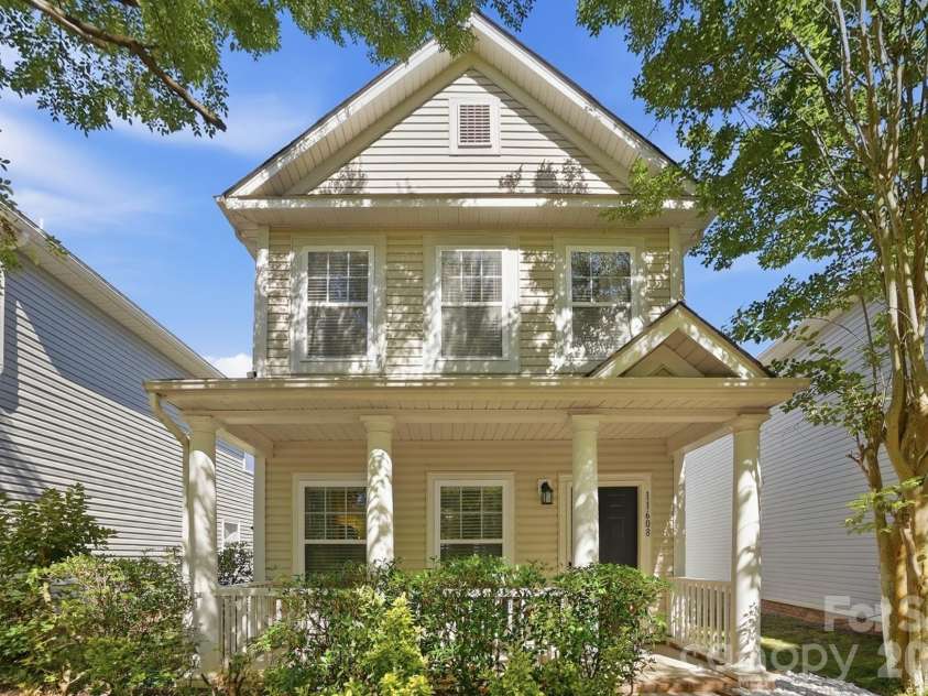 11608 Galashiels Drive, Huntersville, NC 28078.  MLS# CAR4398231, YatesRealty ID 37067. A charming place to call home in Huntersville.